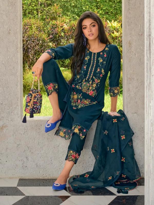 VP 9479 T Women Silk Blend Kurta Pant Dupatta Set